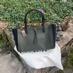 coach troupe carryall 35